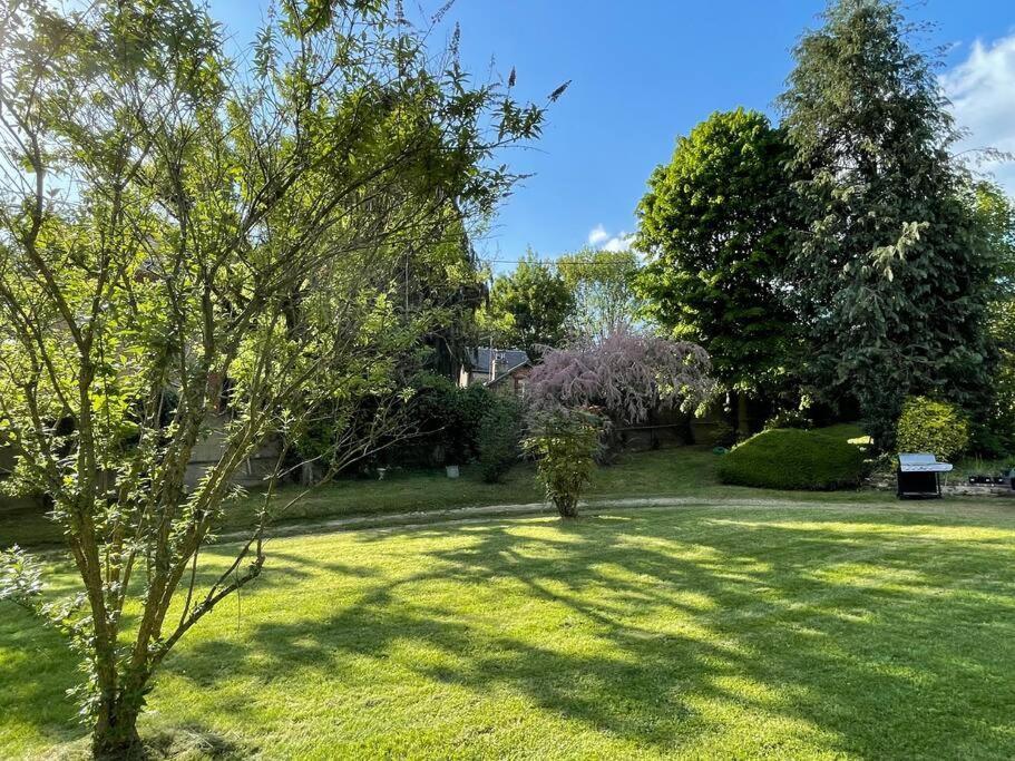 Maison Independante La Quietas Sur Les Hauteurs De Sedan Bagian luar foto